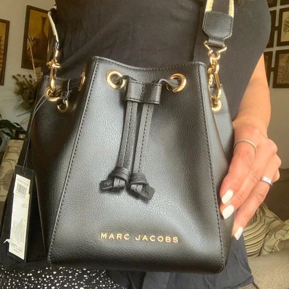 Authentic THE MARC JACOBS Leather Drawstring bucket bag - Picture 7 of 16